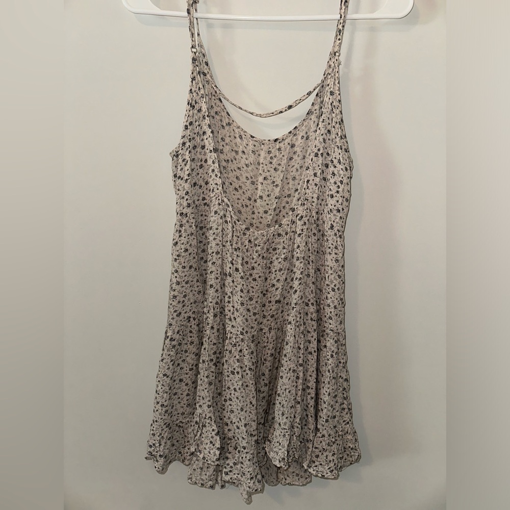 Brandy Melville floral backless dress - Picture 2 of 4